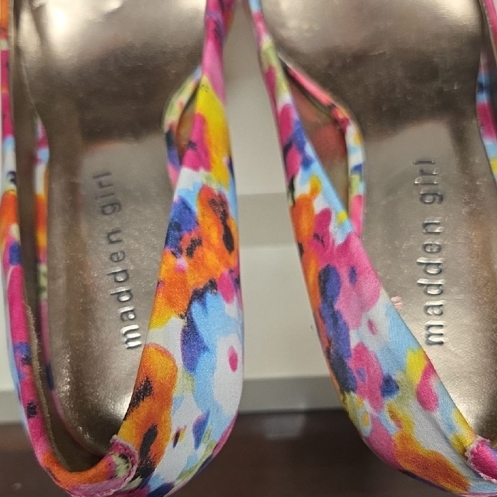 Madden Girl Pink and Yellow Heels with Artistic Flair - Picture 2 of 5